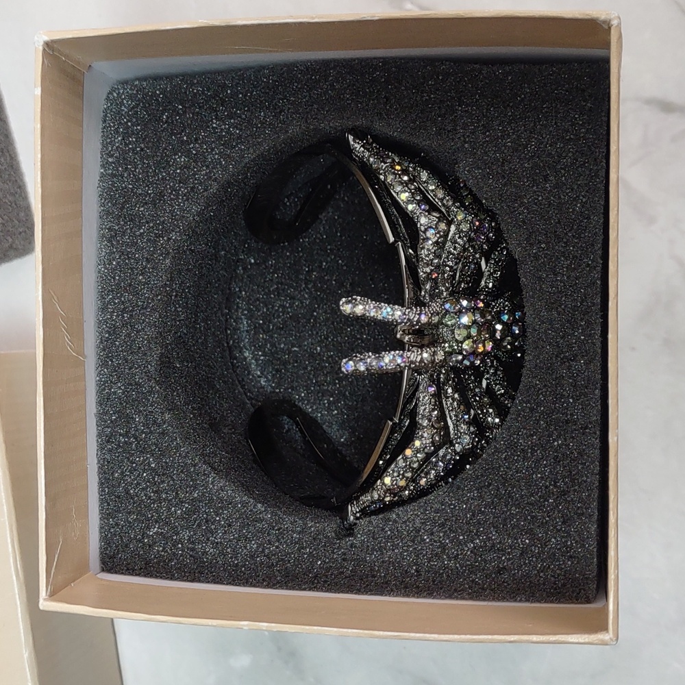 Kirk's Folly Enchanted Aurora Borealis Spider Bracelet - Picture 10 of 10